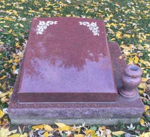 India Red Bevel Marker with Vase